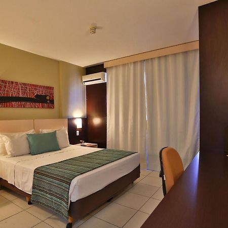 Comfort Hotel Гояния Екстериор снимка