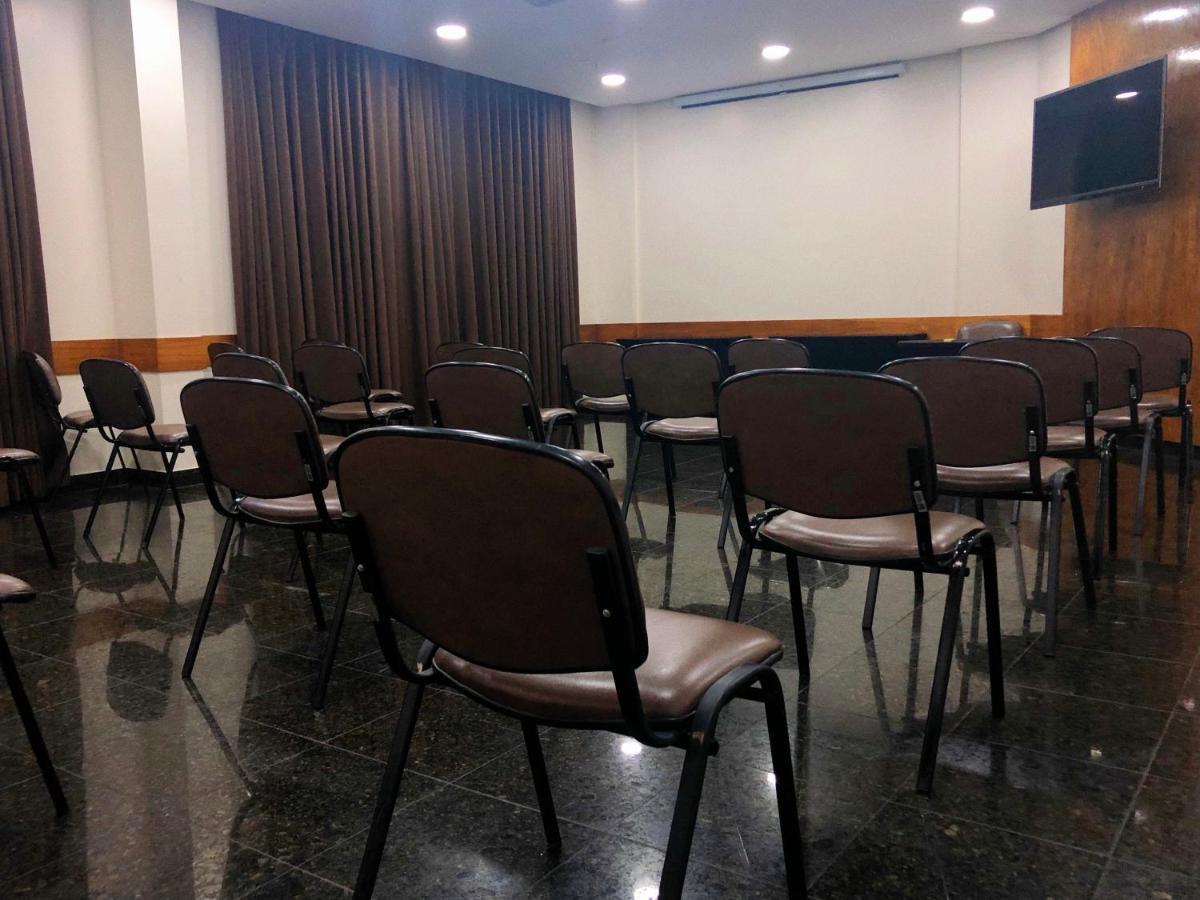 Comfort Hotel Гояния Екстериор снимка