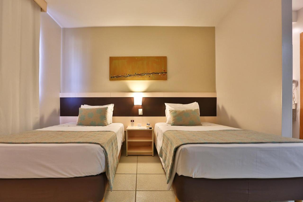 Comfort Hotel Гояния Екстериор снимка
