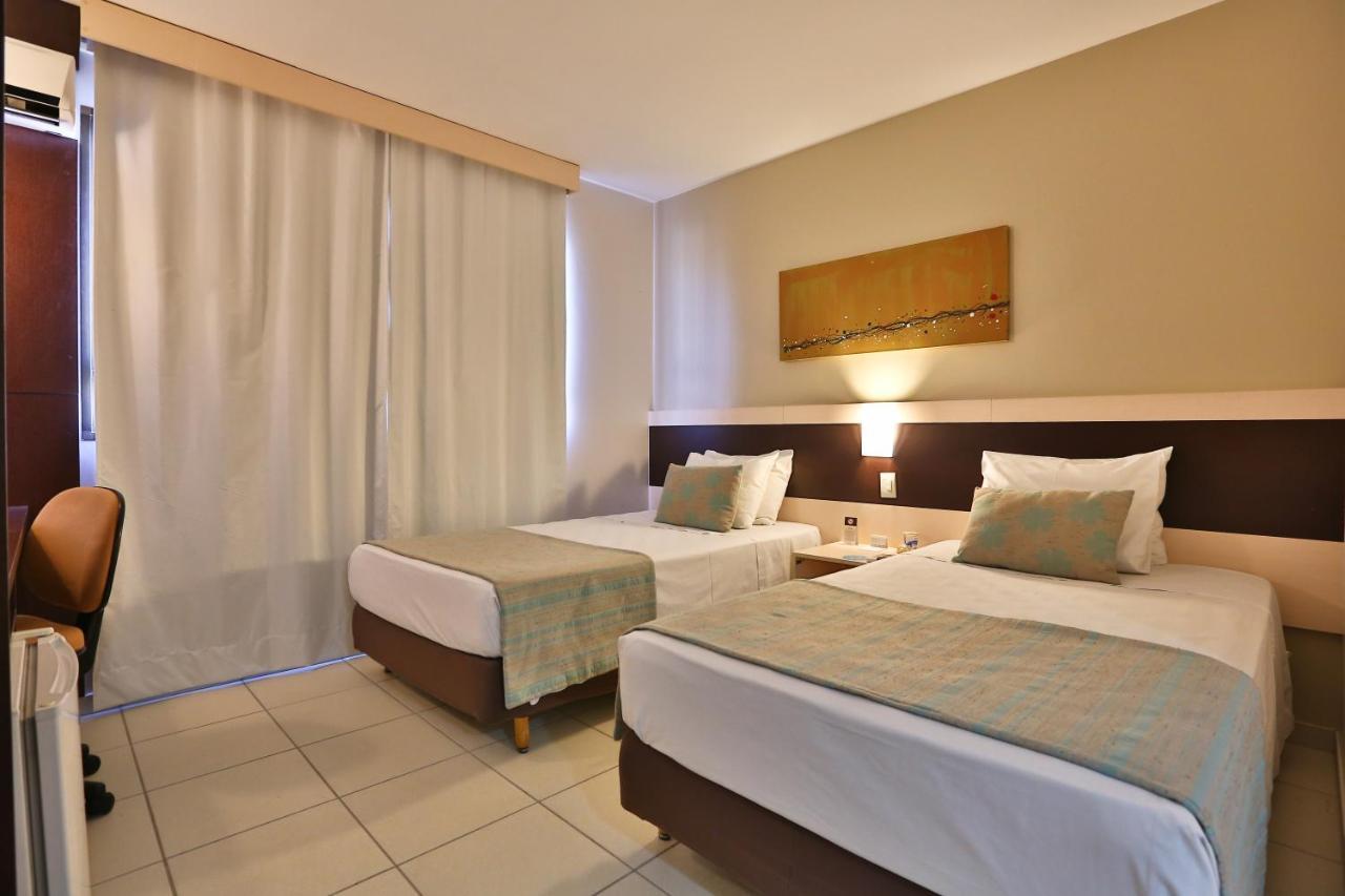 Comfort Hotel Гояния Екстериор снимка