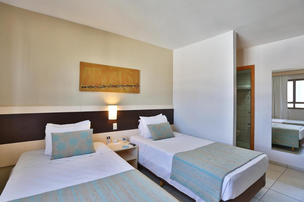 Comfort Hotel Гояния Екстериор снимка