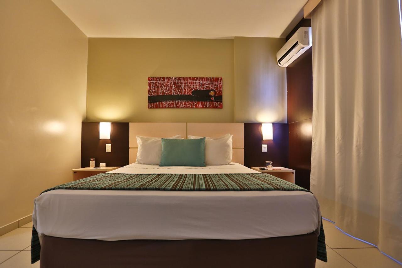 Comfort Hotel Гояния Екстериор снимка