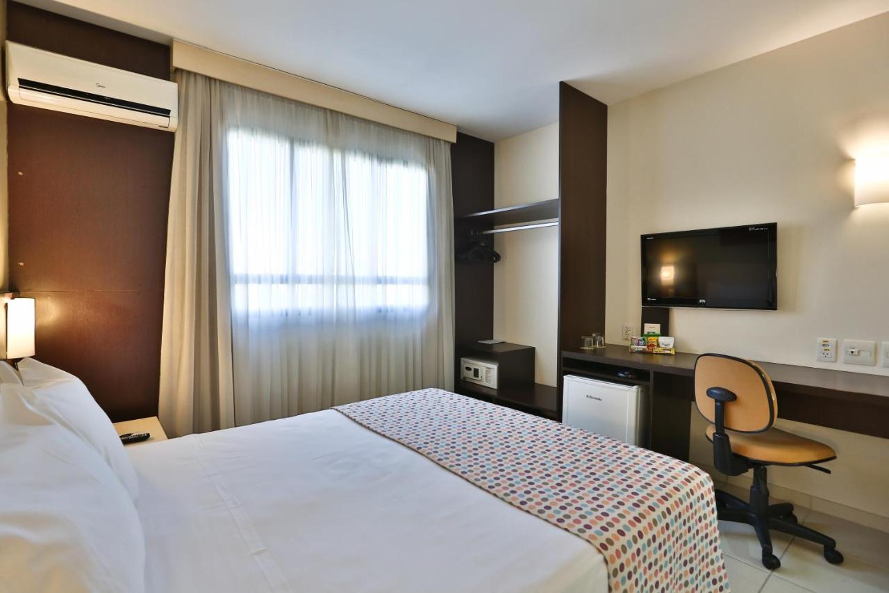 Comfort Hotel Гояния Екстериор снимка
