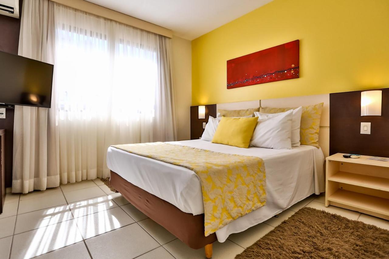 Comfort Hotel Гояния Екстериор снимка