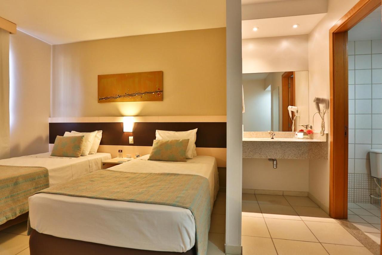 Comfort Hotel Гояния Екстериор снимка