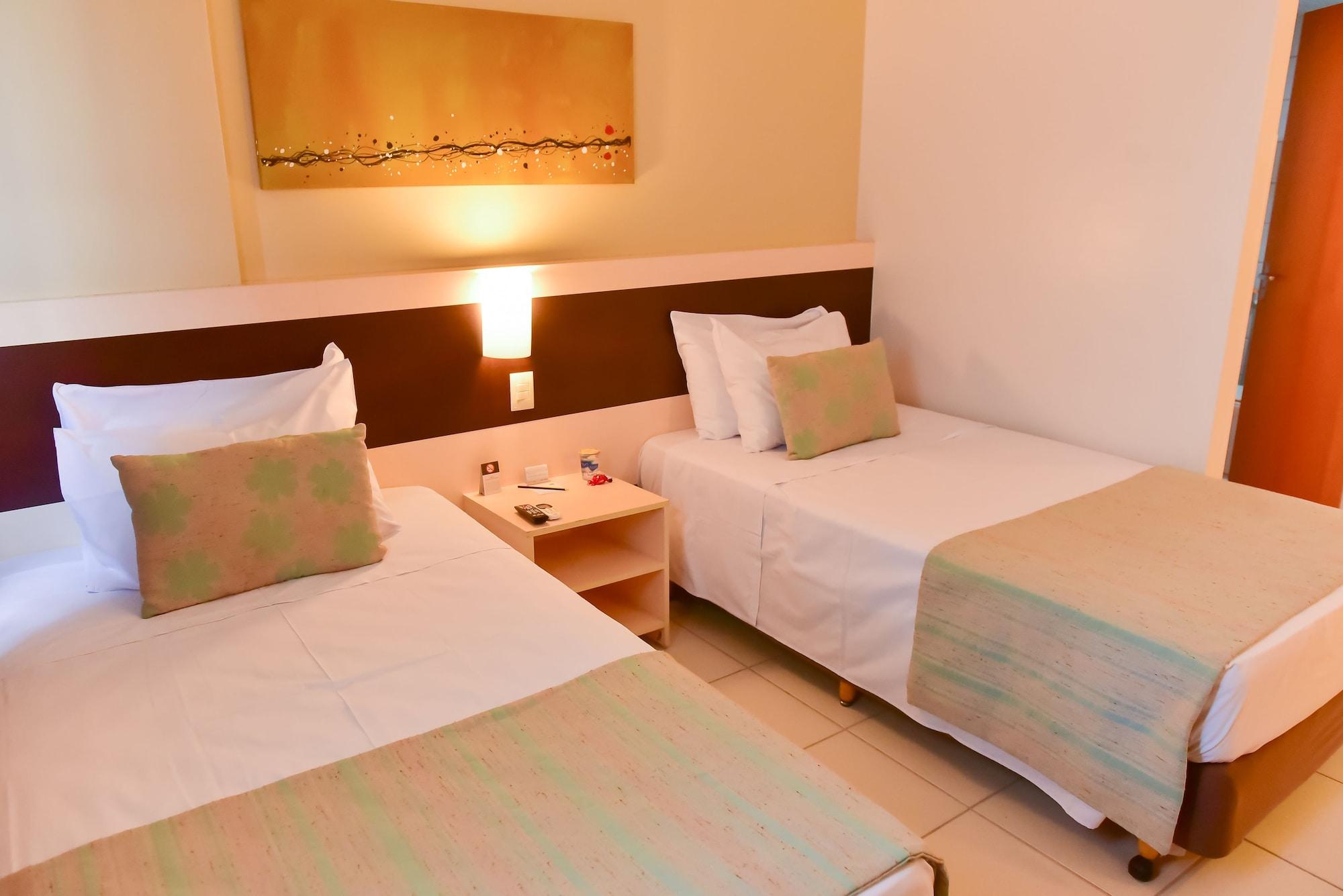 Comfort Hotel Гояния Екстериор снимка