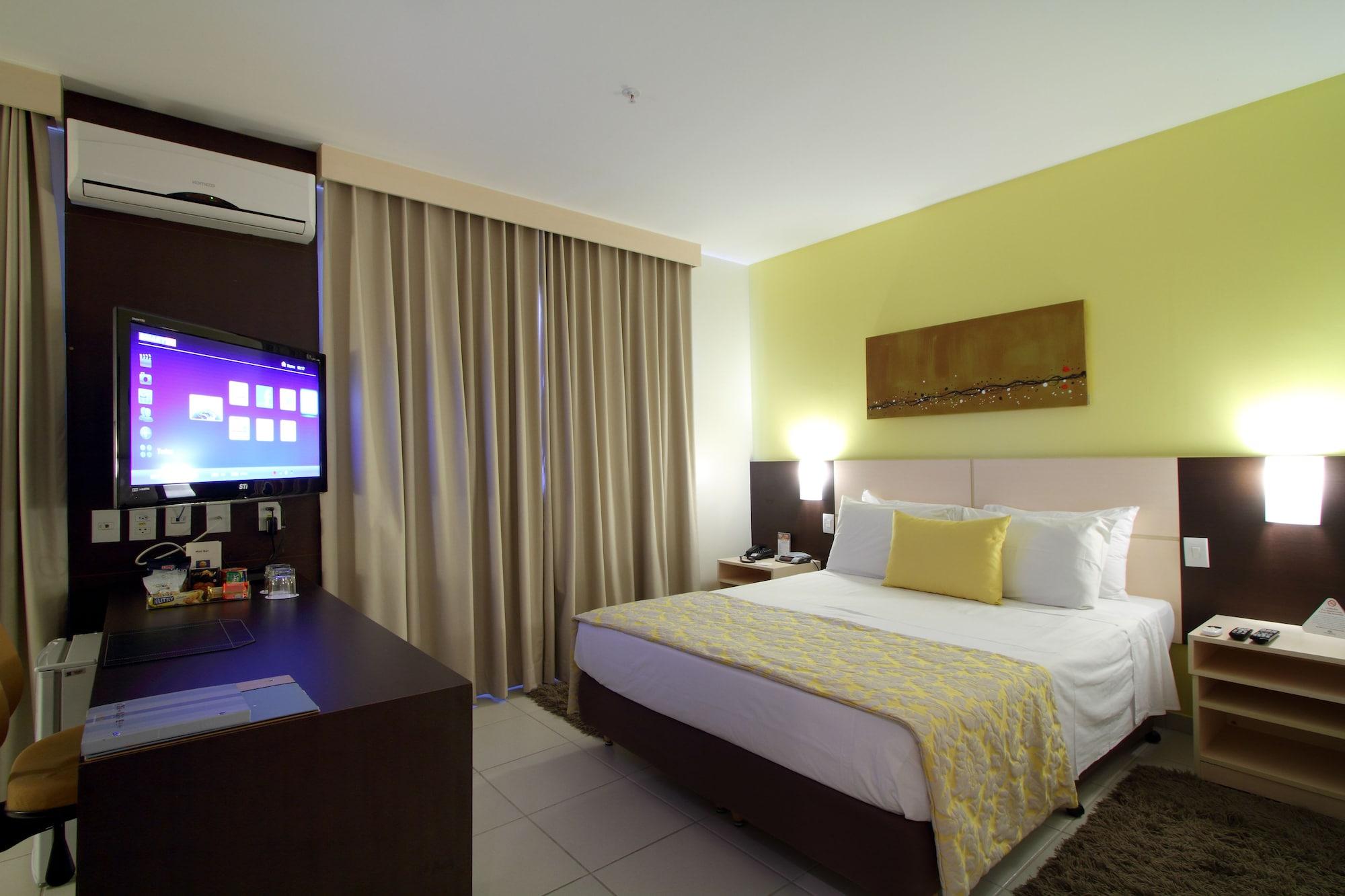 Comfort Hotel Гояния Екстериор снимка
