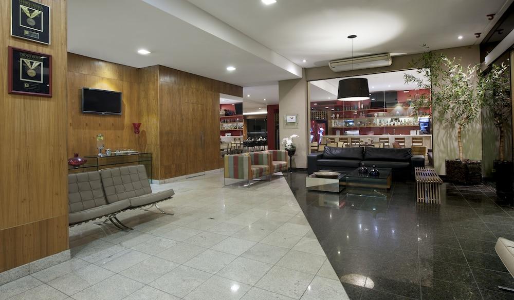 Comfort Hotel Гояния Екстериор снимка