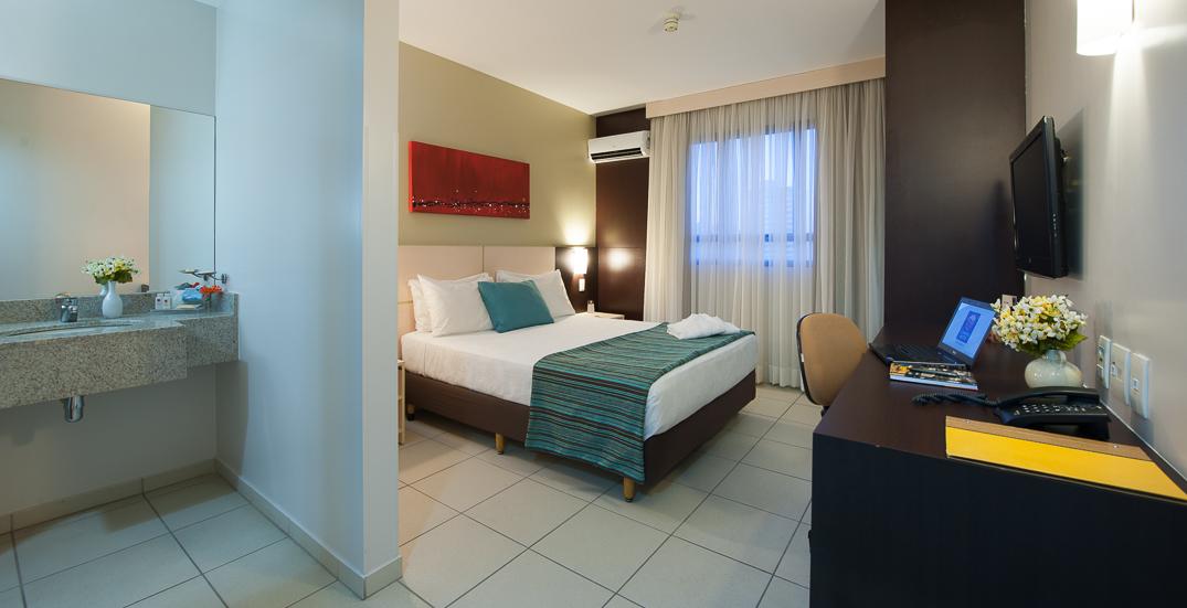 Comfort Hotel Гояния Екстериор снимка