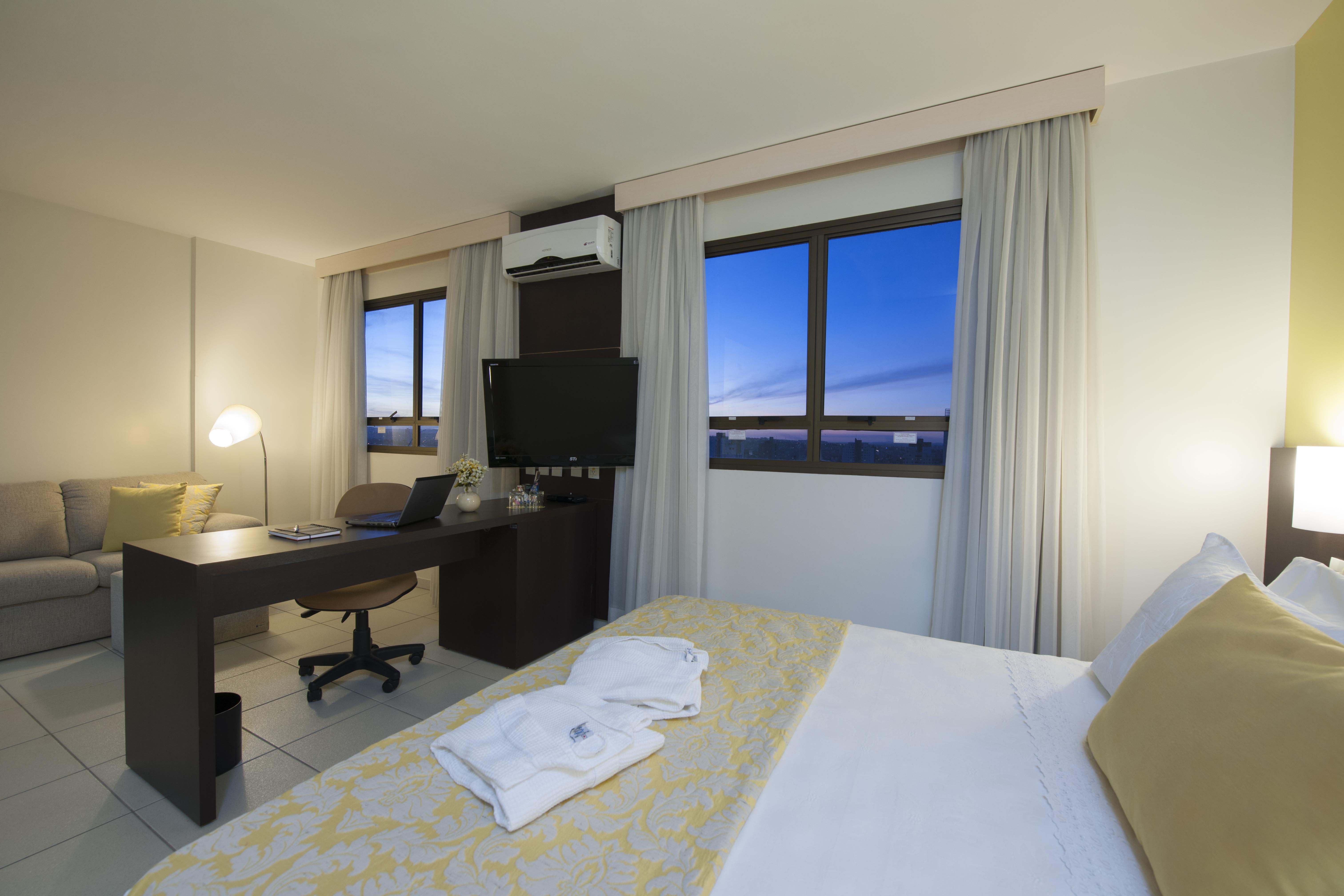 Comfort Hotel Гояния Екстериор снимка